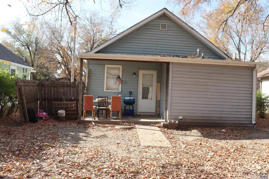 1220 NW Fillmore St, Topeka, KS 66608 - #2