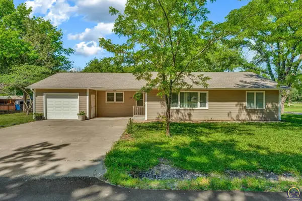 125 N 3rd St, Osage City, KS 66523