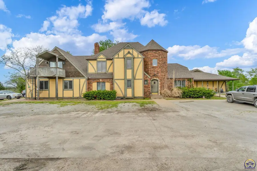 1505 Linn Street, Valley Falls, KS 66610 - #2
