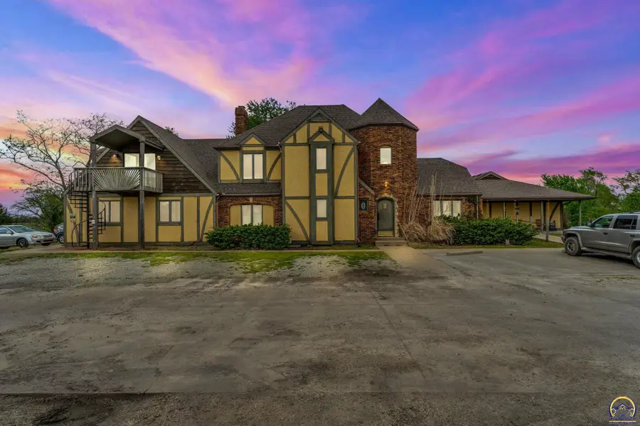 1505 Linn Street, Valley Falls, KS 66610 - #3