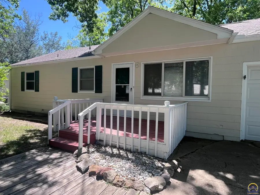 1313 SW Glendale Dr, Topeka, KS 66604 - #3