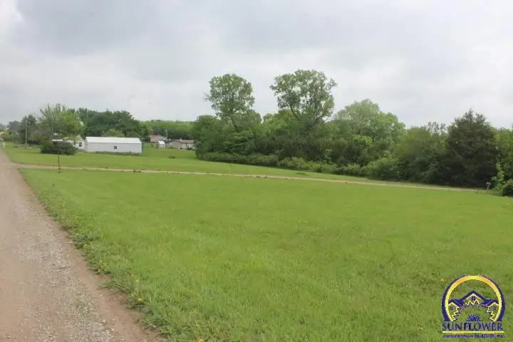 9395 Delaware Dr, Ozawkie, KS 66070-0000 - #1