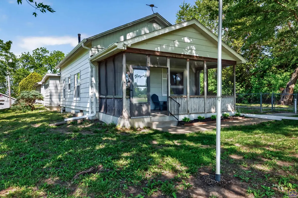 1635 SW Auburn Rd, Topeka, KS 66615 - #1