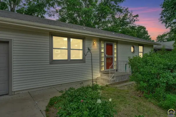 1325 SE 43rd St, Topeka, KS 66609