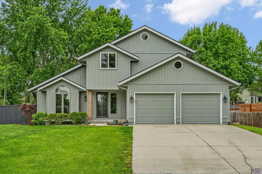 3939 SW Nottingham Rd, Topeka, KS 66610 - #2