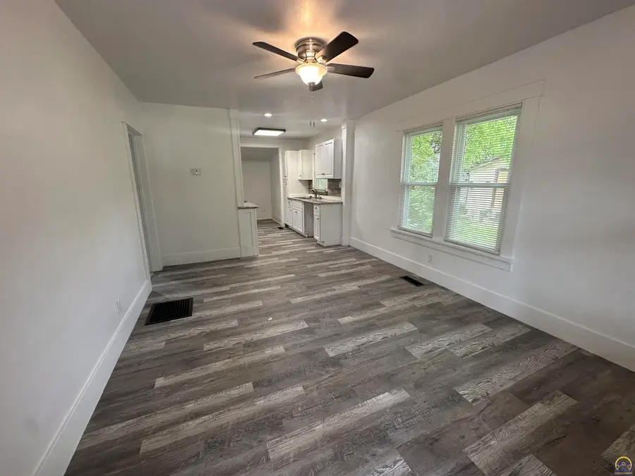 1113 SW Hampton St, Topeka, KS 66604 - #3