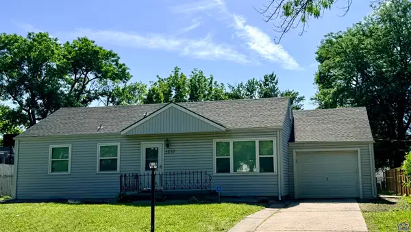 1257 SW Chatham Pl, Topeka, KS 66604