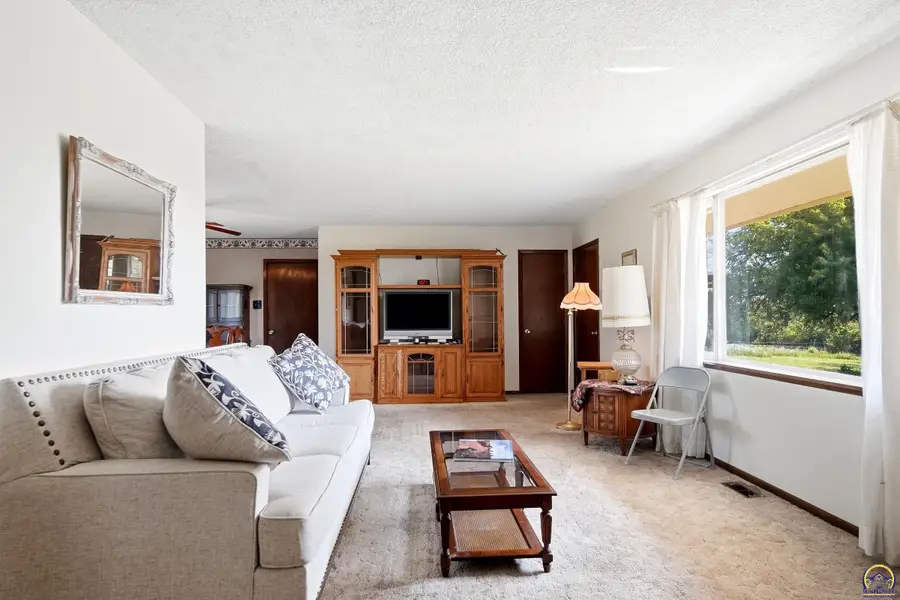 1977 (1947) NW Carlson Rd, Topeka, KS 66615 - #3