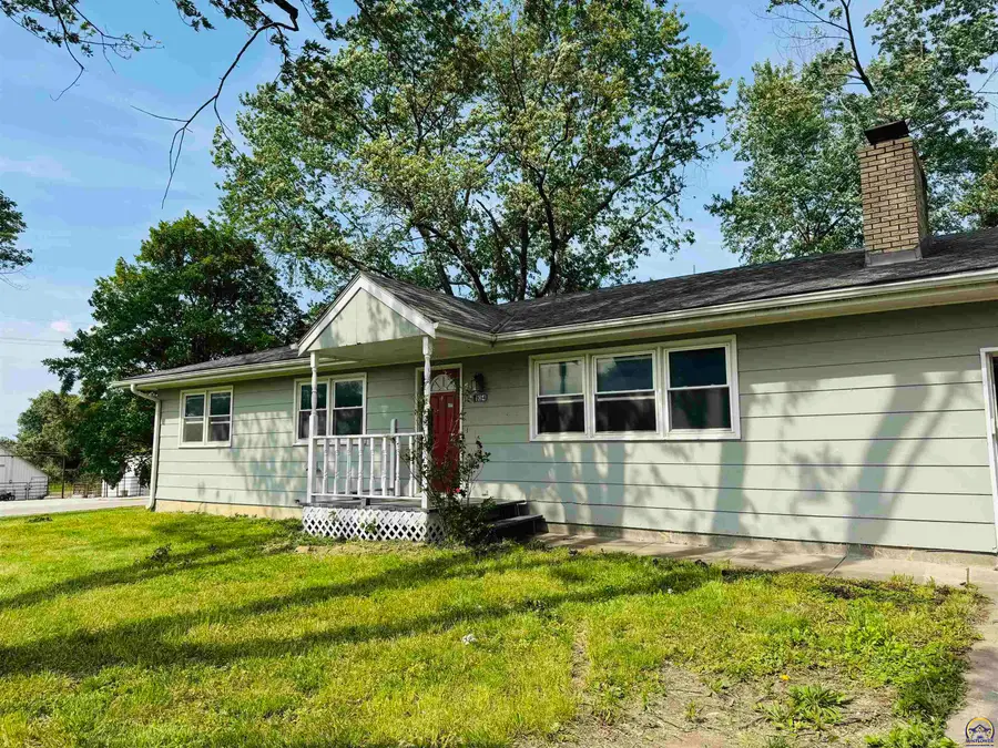 104 Monroe St, Pomona, KS 66076 - #2