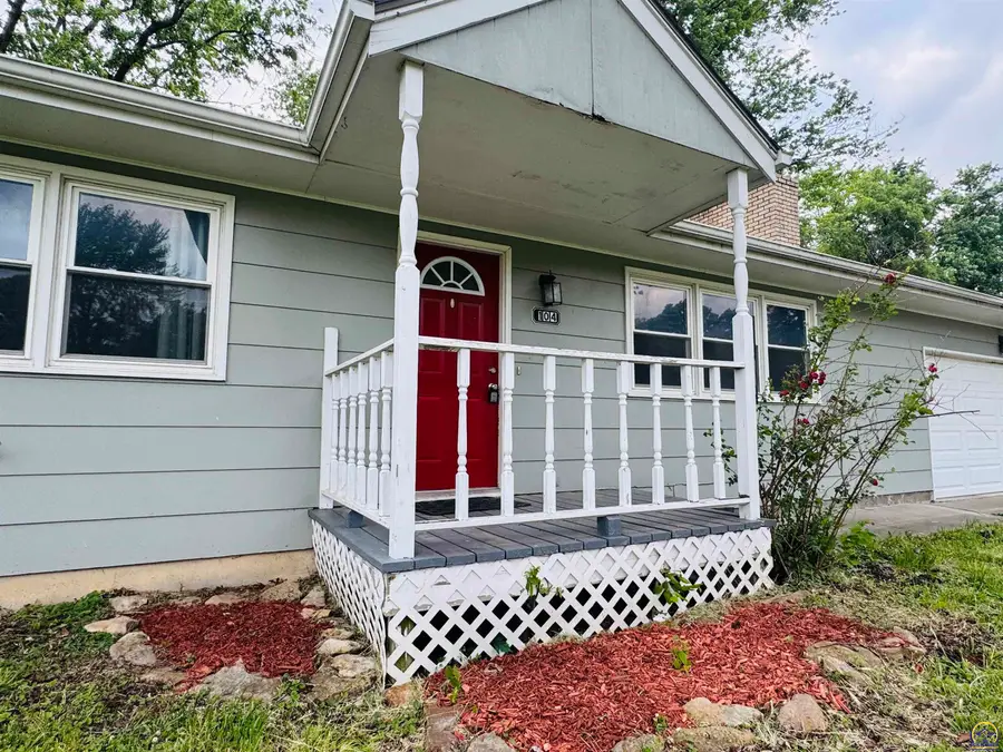 104 Monroe St, Pomona, KS 66076 - #3