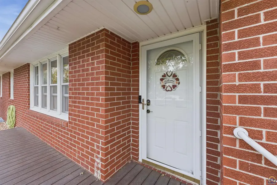 201 Sage Rd, Silver Lake, KS 66539 - #2