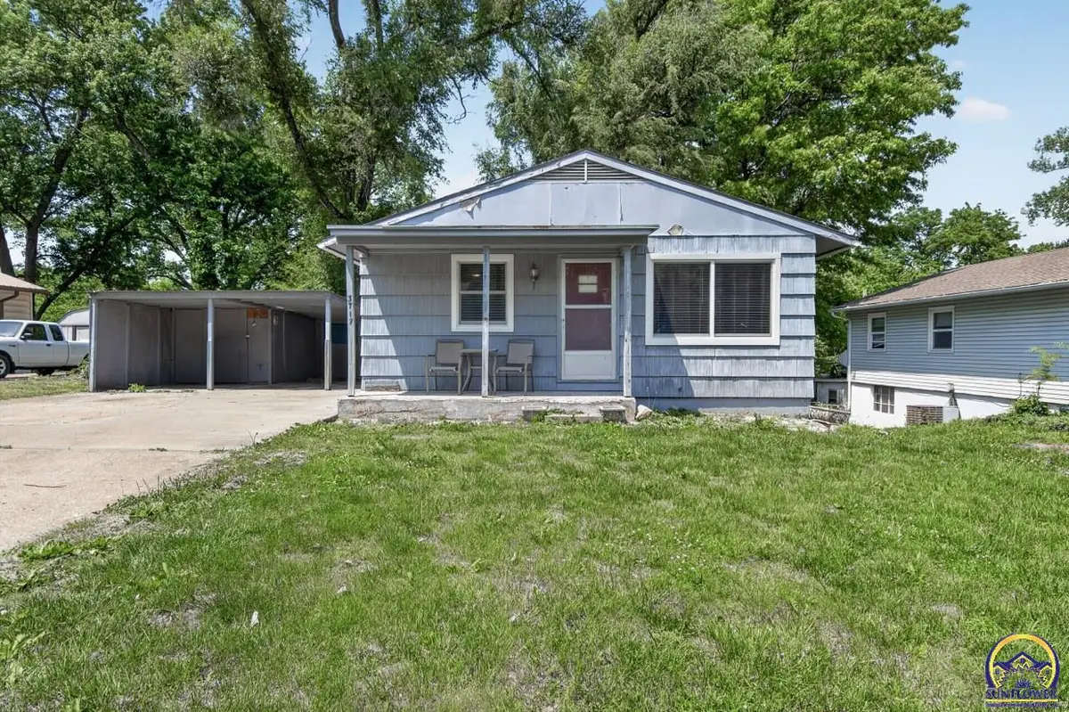 3717 SE Humboldt St, Topeka, KS 66609 - #1