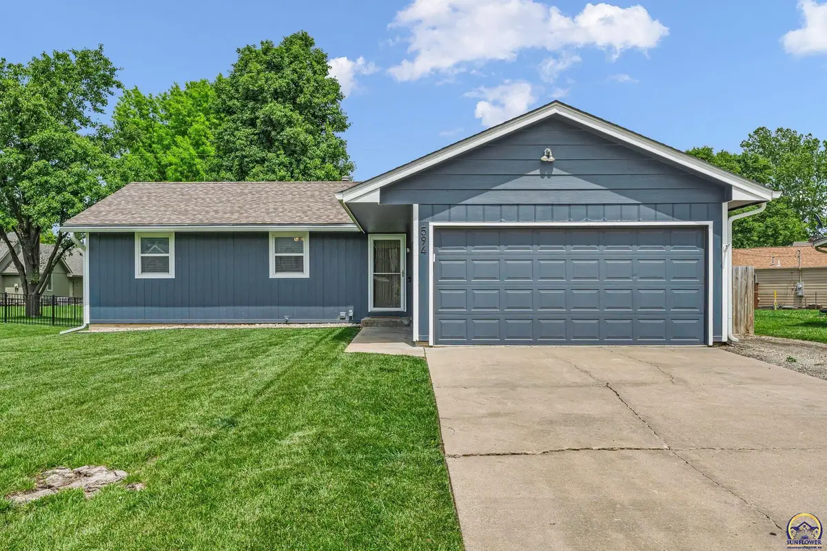 594 Griswold St, Rossville, KS 66533 - #1