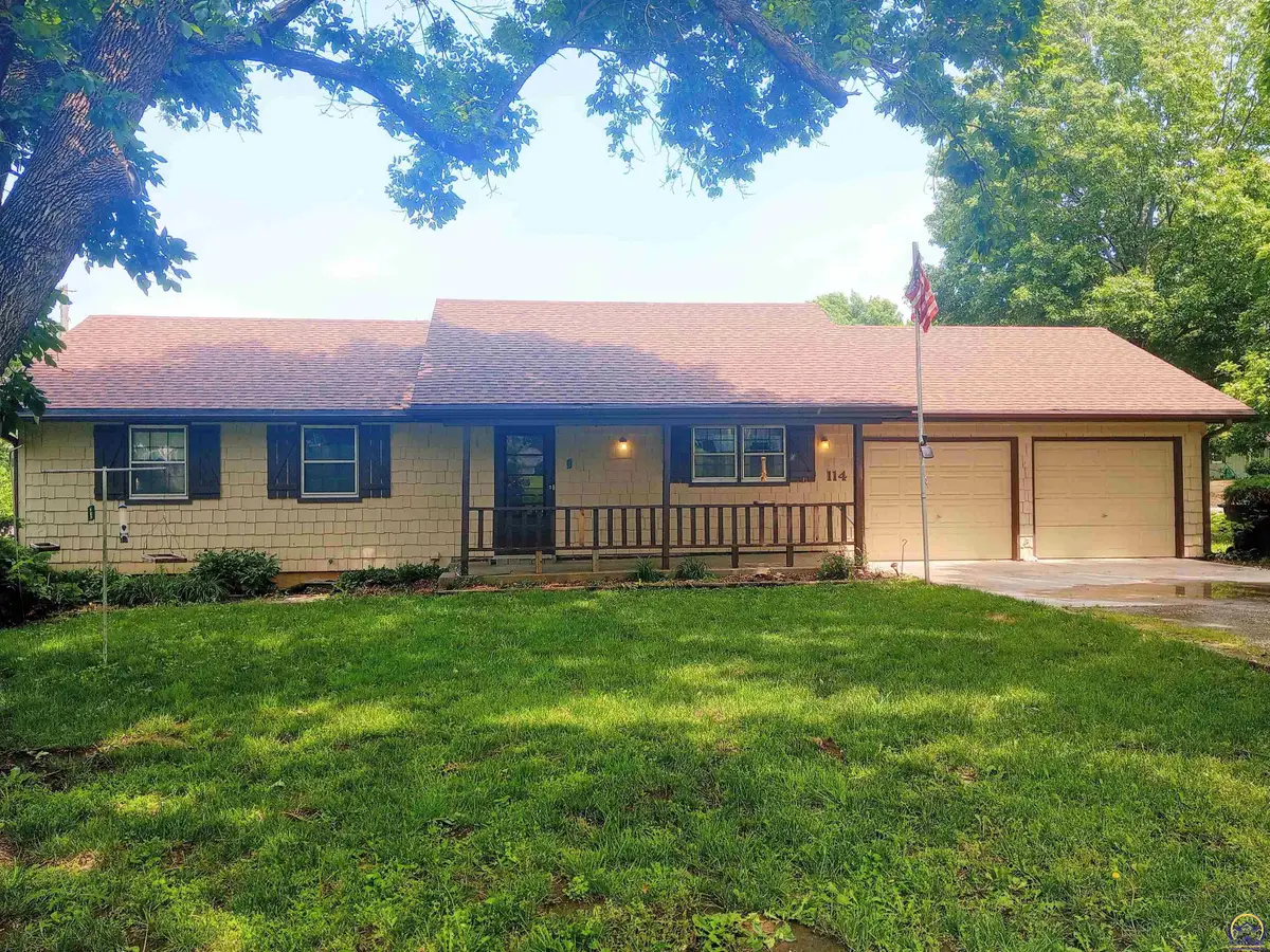 114 W Fifth St, Hoyt, KS 66440 - #1