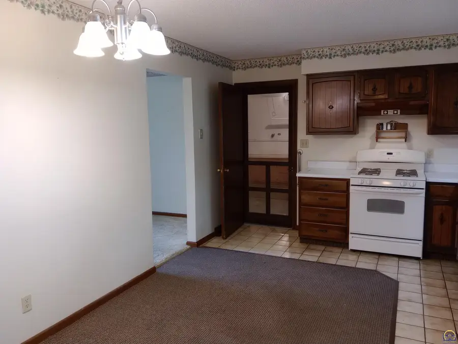 114 W Fifth St, Hoyt, KS 66440 - #3