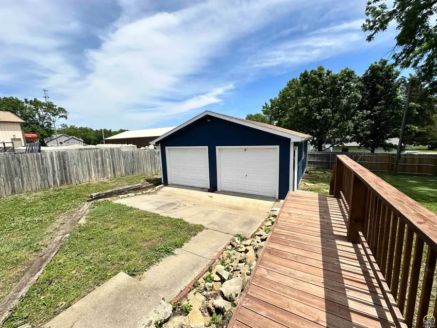 1231 N Washington St, Auburn, KS 66402 - #3