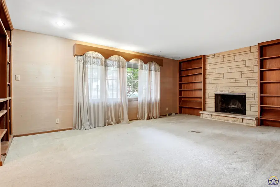 4336 SE 25th St, Topeka, KS 66605 - #2