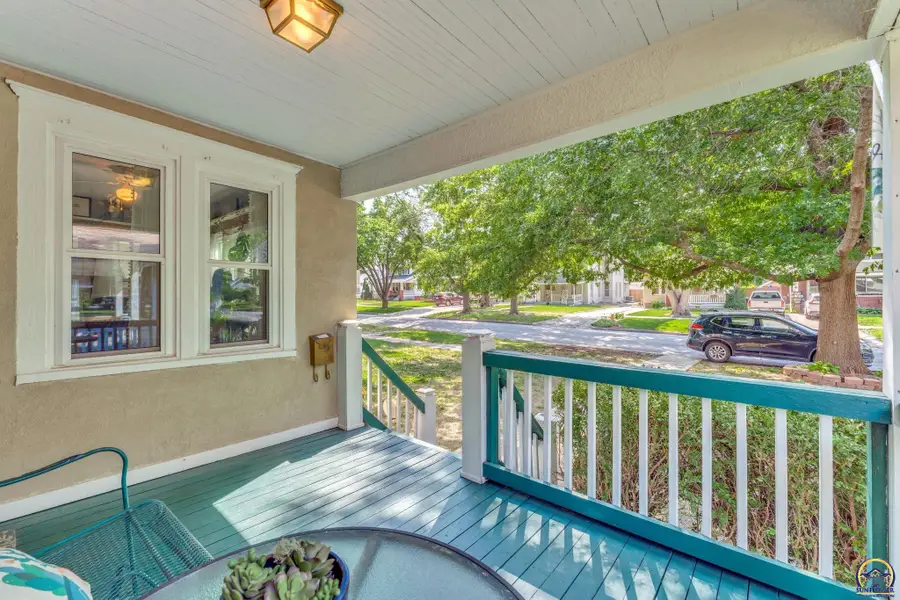 1324 SW Macvicar Ave, Topeka, KS 66604 - #2