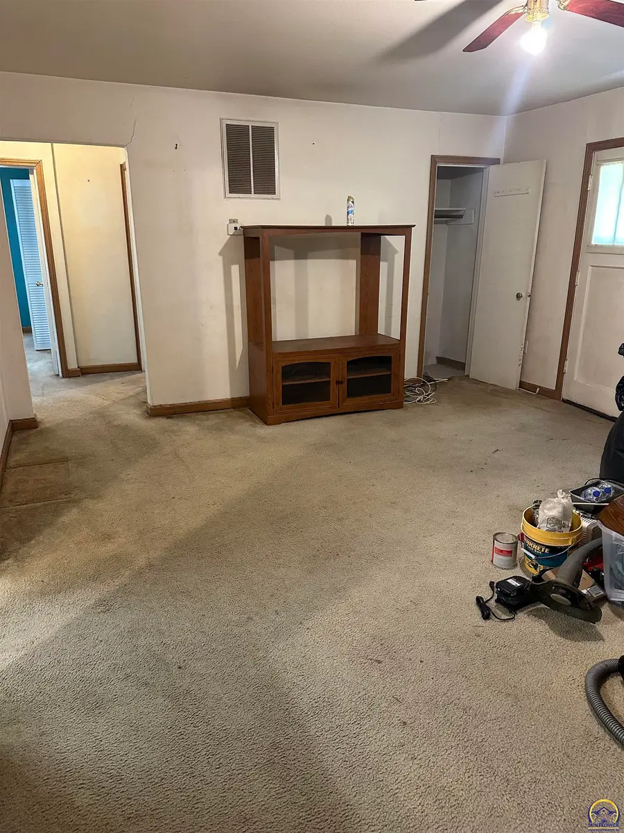 3636 SW Mayo Ave, Topeka, KS 66611 - #2