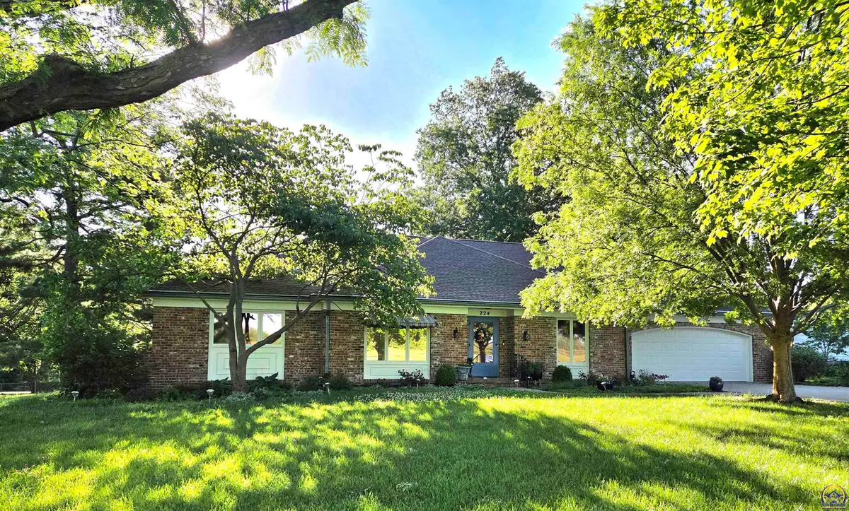 224 SW Fairlawn Rd, Topeka, KS 66606 - #1