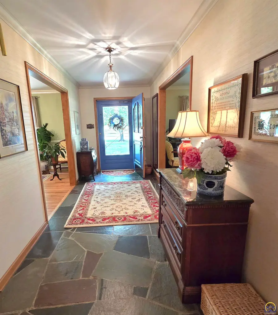224 SW Fairlawn Rd, Topeka, KS 66606 - #2