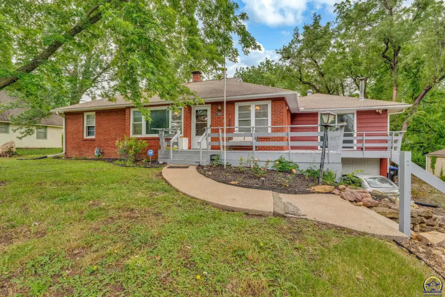 2431 SW Bradbury Ave, Topeka, KS 66611 - #3