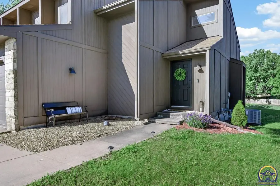 2231 SW Brandywine Ln, Topeka, KS 66614 - #3