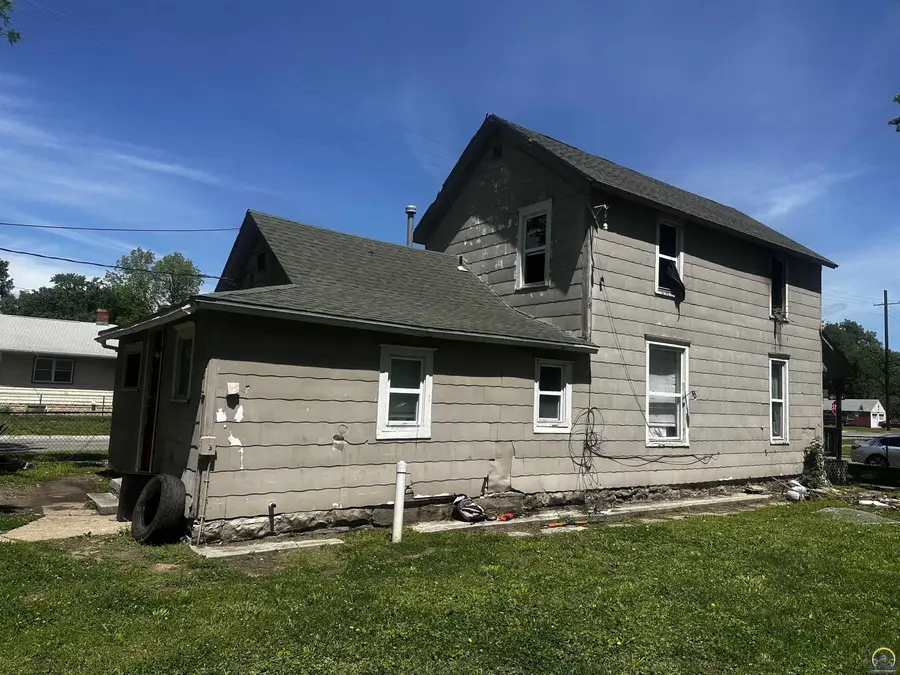 541 NE Grattan St, Topeka, KS 66616 - #3