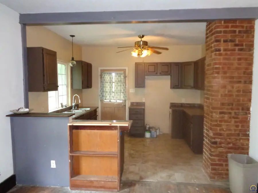 1347 NE Winfield Ave, Topeka, KS 66616 - #3