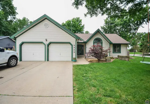 2025 Meadowlark Ln, Emporia, KS 66801
