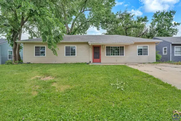 3379 SW Kirklawn Ave, Topeka, KS 66611
