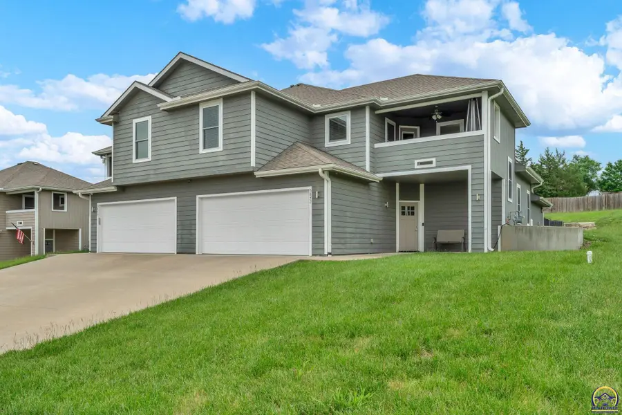 5870 & 5872 SW Woodbridge Dr, Topeka, KS 66606 - #3