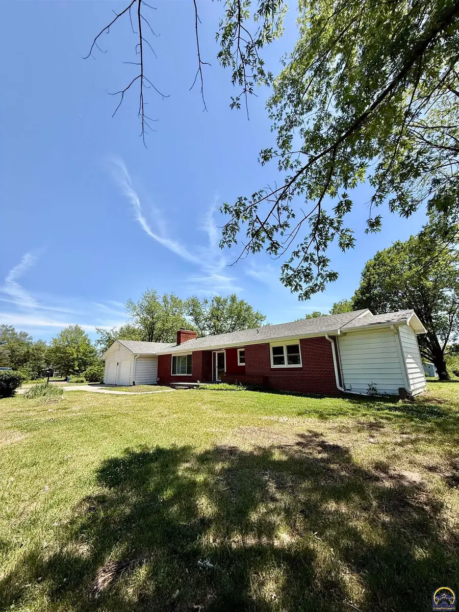 4249 NW 39th St, Topeka, KS 66618 - #3