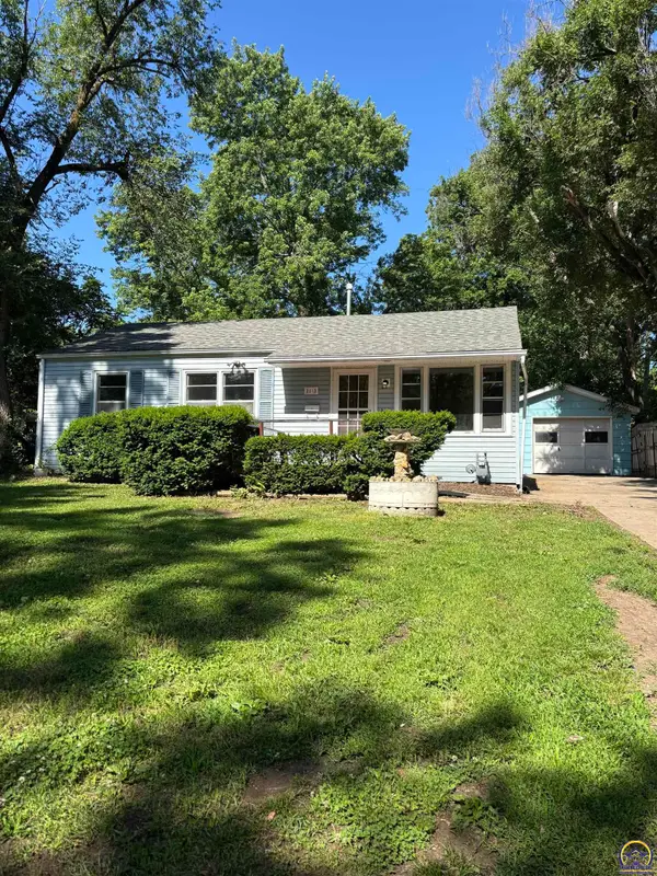 2133 SE Ohio Ave, Topeka, KS 66605
