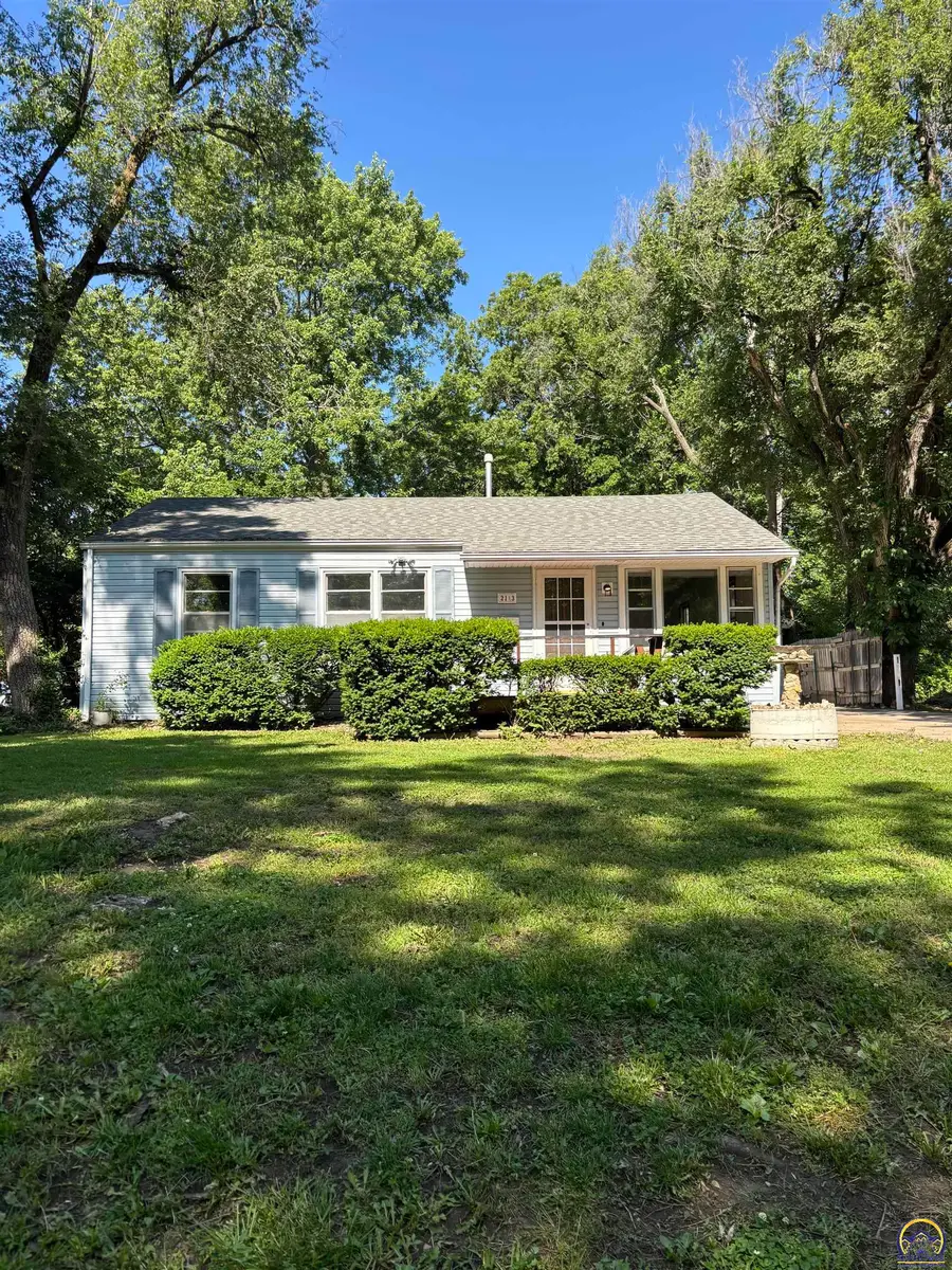 2133 SE Ohio Ave, Topeka, KS 66605 - #2