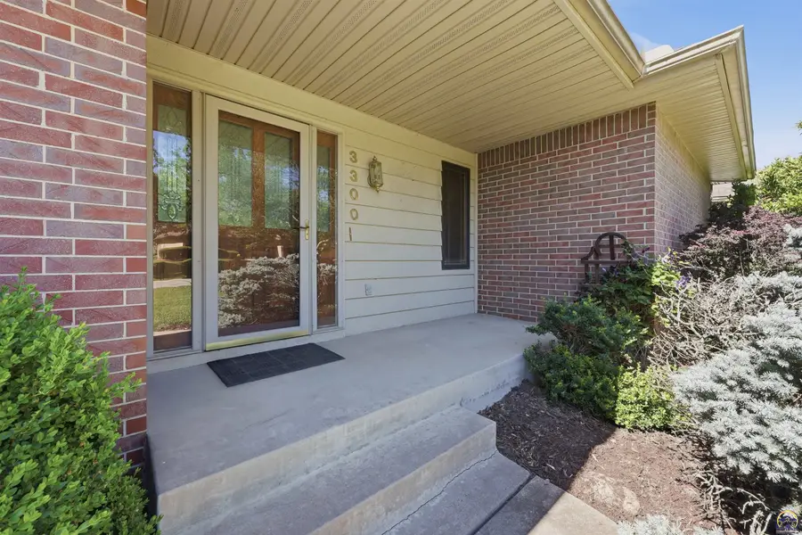 3300 SE Meadowview Dr, Topeka, KS 66605 - #2