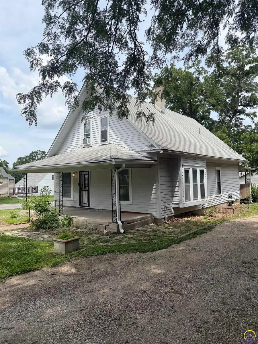 2500 SE Maryland Ave, Topeka, KS 66609 - #2