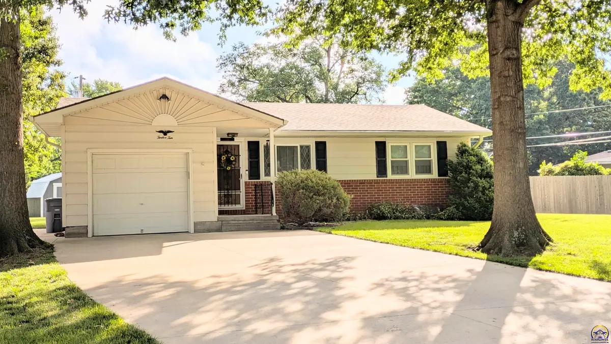 1210 Tomahawk Rd, Emporia, KS 66801 - #1