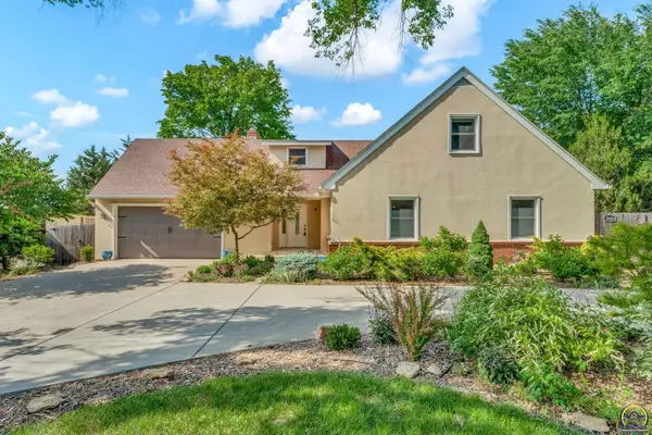 3644 SW 15th St, Topeka, KS 66604