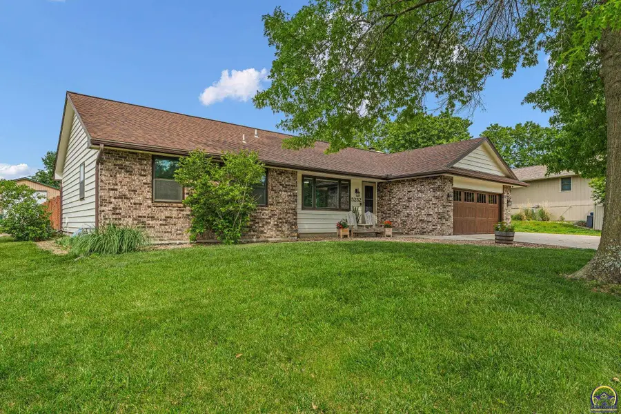 5232 NW Kendall Dr, Topeka, KS 66618 - #2