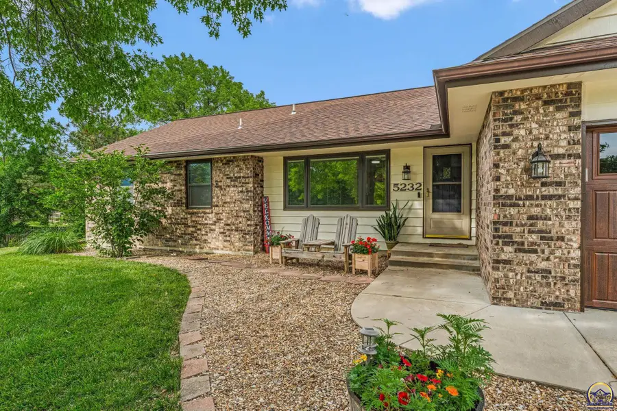 5232 NW Kendall Dr, Topeka, KS 66618 - #3