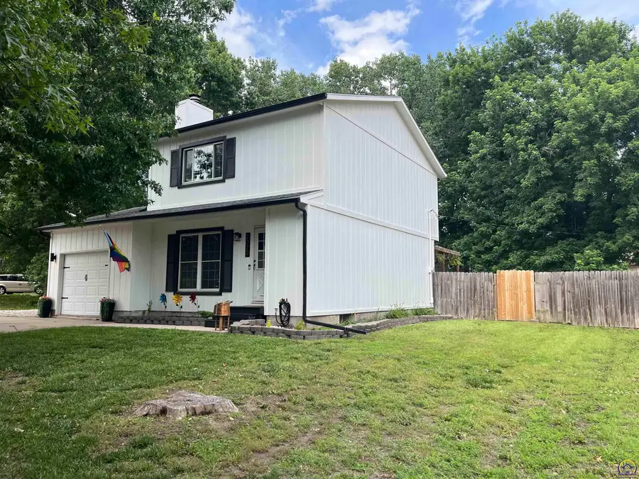 2020 Holiday Dr, Emporia, KS 66801 - #3