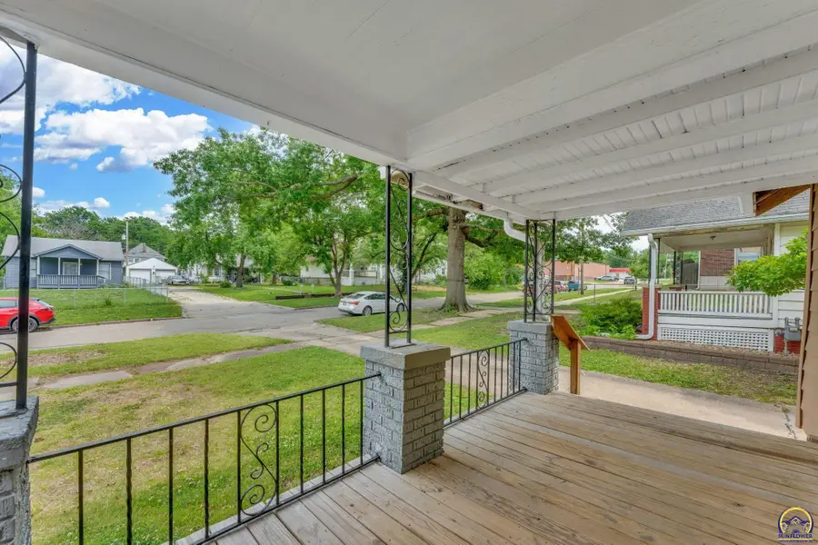 409 SW Franklin Ave, Topeka, KS 66606 - #3
