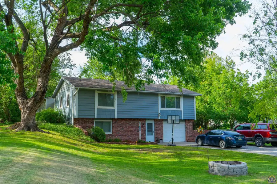4110 NW Beecher Rd, Topeka, KS 66618 - #2