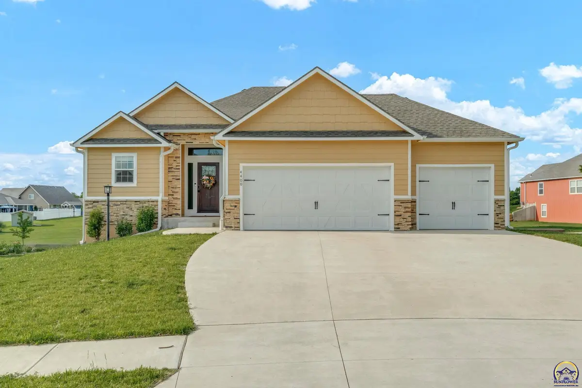 4400 SE Clover Ct, Topeka, KS 66609 - #1