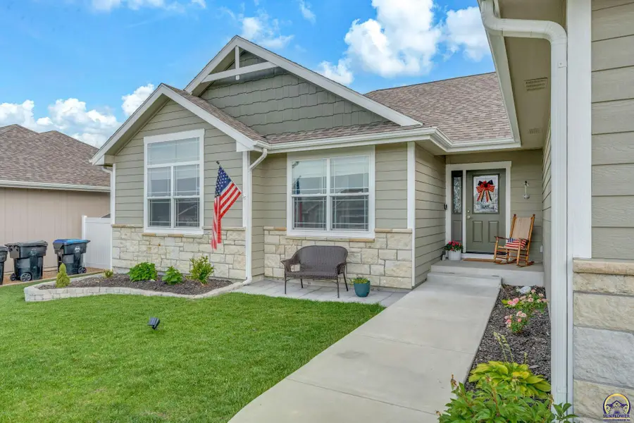 3319 SW 44th St, Topeka, KS 66610 - #2