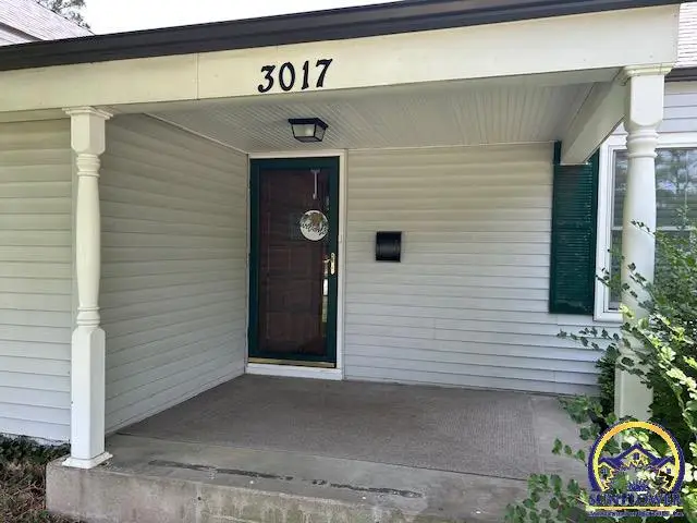 3017 SW 11th St, Topeka, KS 66604 - #2
