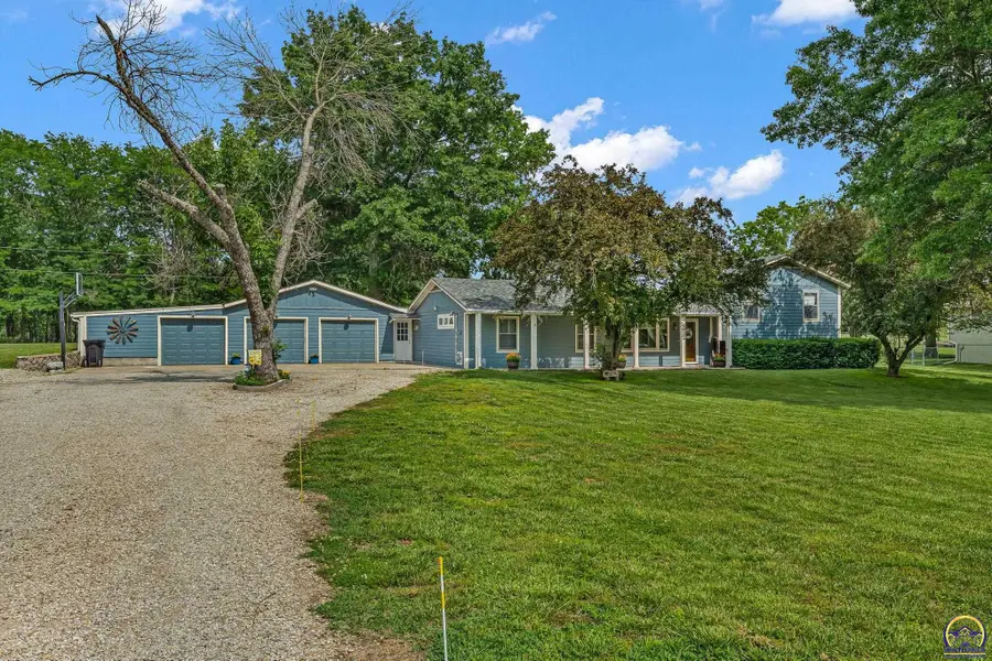 4832 NE Kincaid Rd, Topeka, KS 66617 - #2