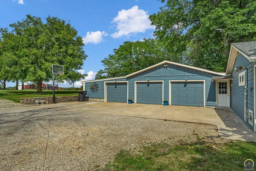 4832 NE Kincaid Rd, Topeka, KS 66617 - #3