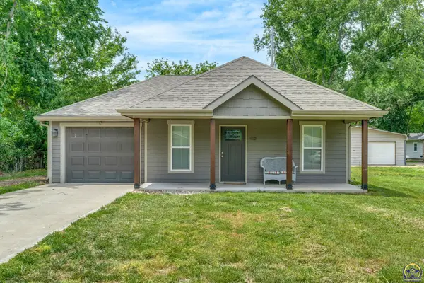902 Harland Ct, Perry, KS 66073